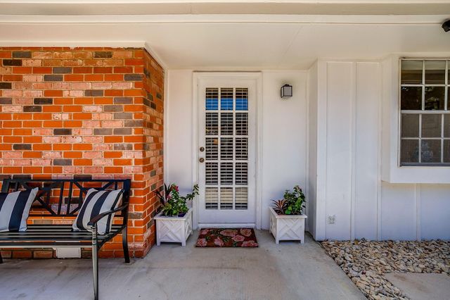 1147 Roaring Springs Road, Fort Worth, TX 76114