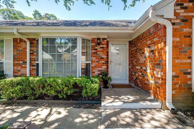 1147 Roaring Springs Road, Fort Worth, TX 76114