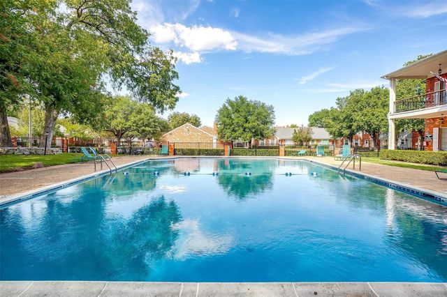 1147 Roaring Springs Road, Fort Worth, TX 76114