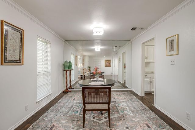 1147 Roaring Springs Road, Fort Worth, TX 76114