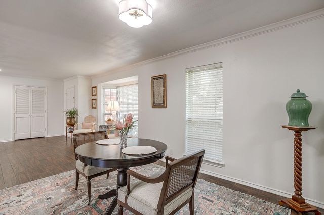 1147 Roaring Springs Road, Fort Worth, TX 76114