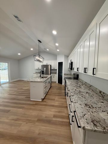 2147 Bloomville Highway, Manning, SC 29102