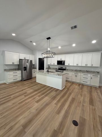 2147 Bloomville Highway, Manning, SC 29102