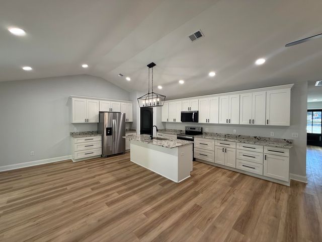 2147 Bloomville Highway, Manning, SC 29102