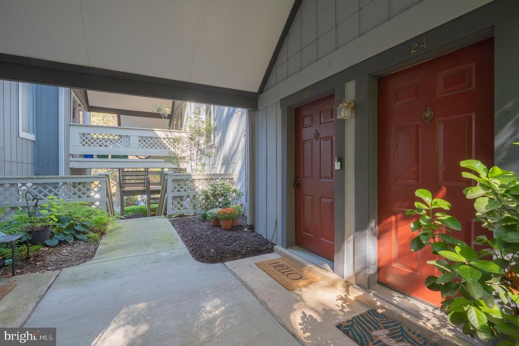 22 WINDBROOKE CIR #22, Gaithersburg, MD 20879