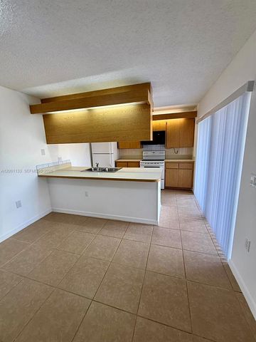 528 Green Springs Pl 528, West Palm Beach, FL 33409