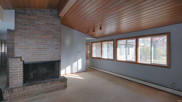 217 W WASHINGTON CENTER Road, Fort Wayne, IN 46825