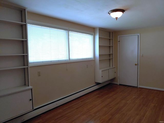 217 W WASHINGTON CENTER Road, Fort Wayne, IN 46825
