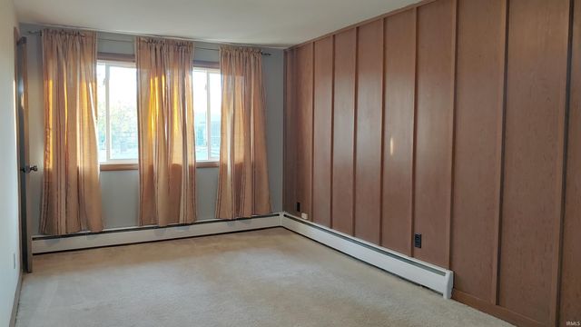 217 W WASHINGTON CENTER Road, Fort Wayne, IN 46825