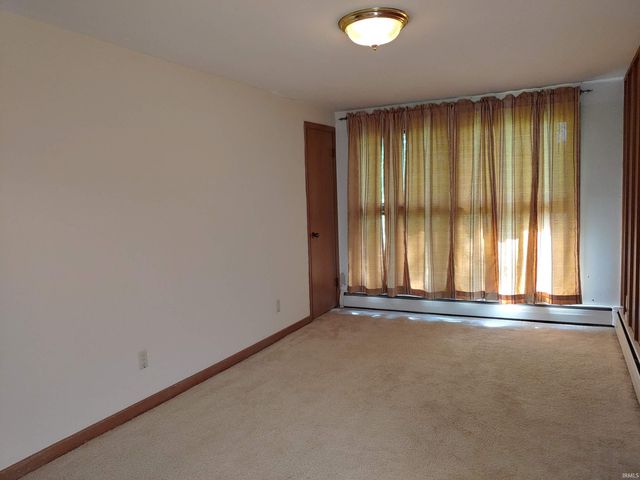 217 W WASHINGTON CENTER Road, Fort Wayne, IN 46825