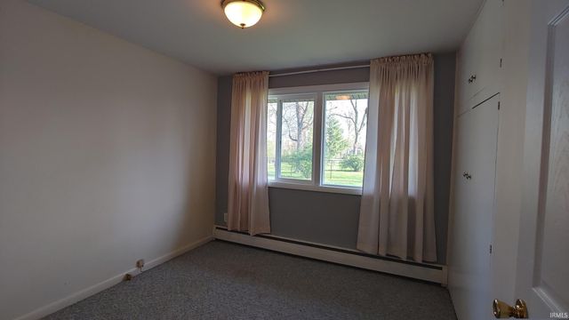 217 W WASHINGTON CENTER Road, Fort Wayne, IN 46825