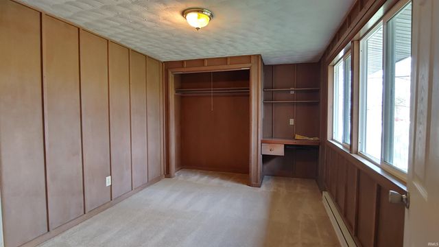 217 W WASHINGTON CENTER Road, Fort Wayne, IN 46825