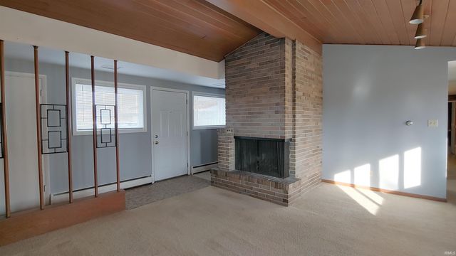 217 W WASHINGTON CENTER Road, Fort Wayne, IN 46825