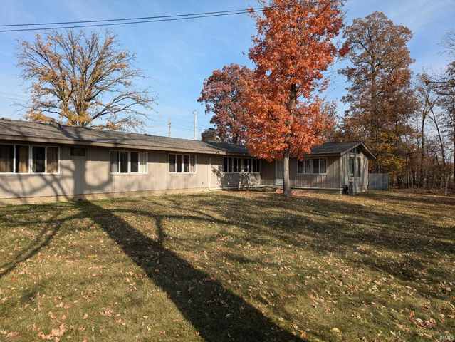 217 W WASHINGTON CENTER Road, Fort Wayne, IN 46825