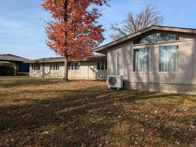 217 W WASHINGTON CENTER Road, Fort Wayne, IN 46825