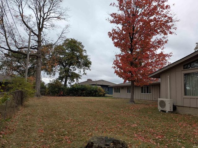 217 W WASHINGTON CENTER Road, Fort Wayne, IN 46825