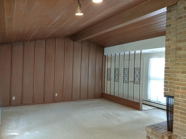 217 W WASHINGTON CENTER Road, Fort Wayne, IN 46825