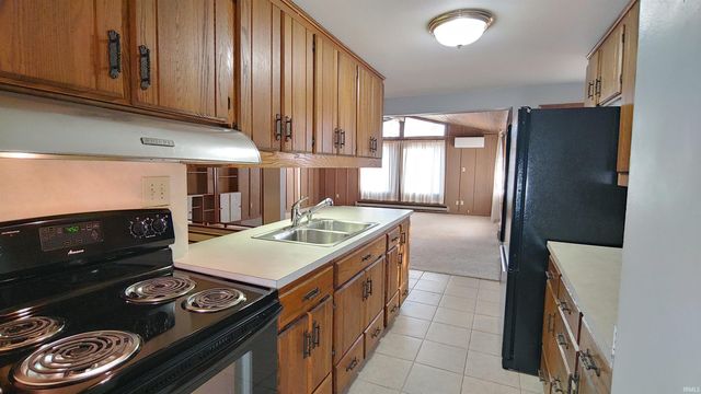 217 W WASHINGTON CENTER Road, Fort Wayne, IN 46825