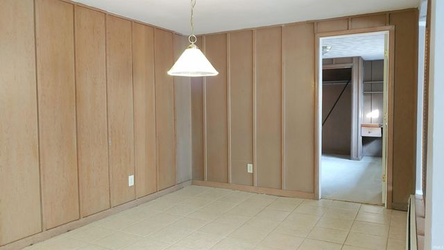 217 W WASHINGTON CENTER Road, Fort Wayne, IN 46825