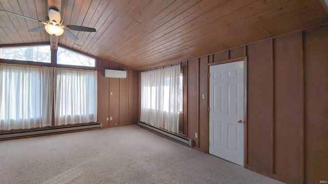 217 W WASHINGTON CENTER Road, Fort Wayne, IN 46825