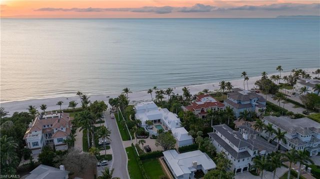 617 Gulf Shore Blvd N, Naples, FL 34102