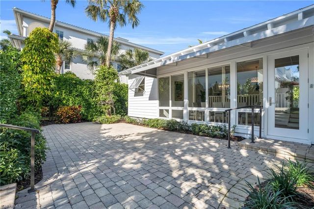 617 Gulf Shore Blvd N, Naples, FL 34102