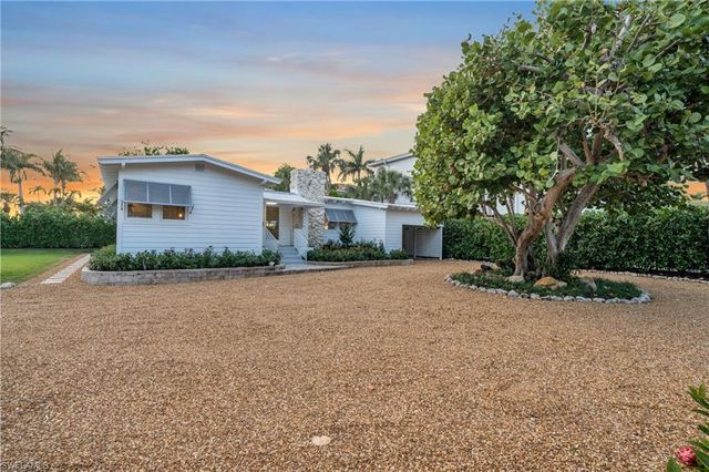 617 Gulf Shore Blvd N, Naples, FL 34102