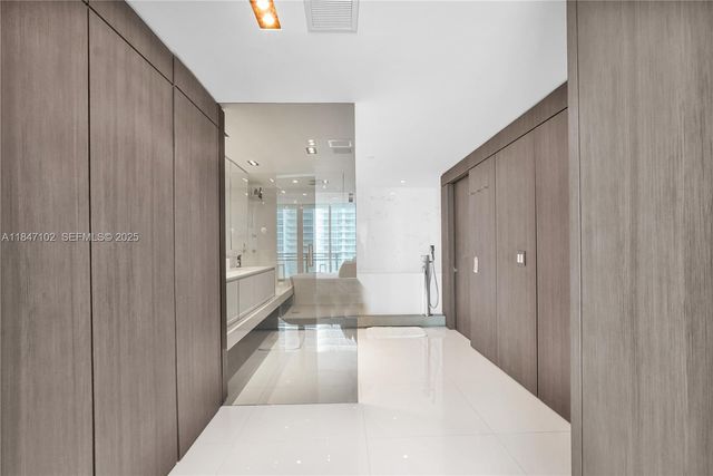 3535 S Ocean Drive 2104, Hollywood, FL 33019