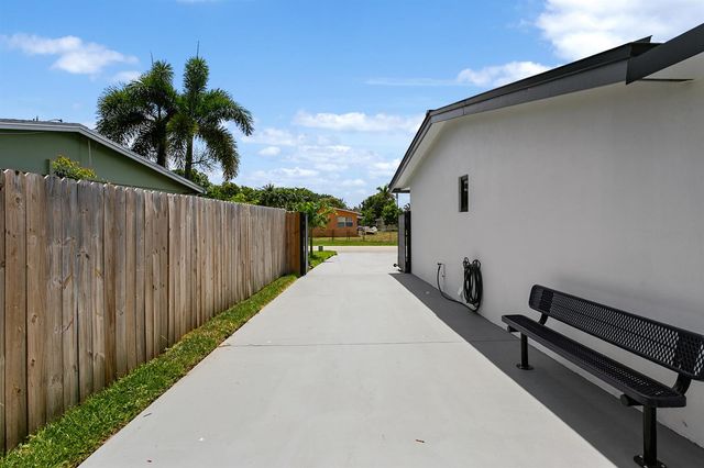 3141 NE 14th Avenue, Pompano Beach, FL 33064
