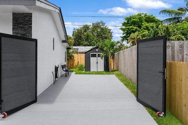 3141 NE 14th Avenue, Pompano Beach, FL 33064