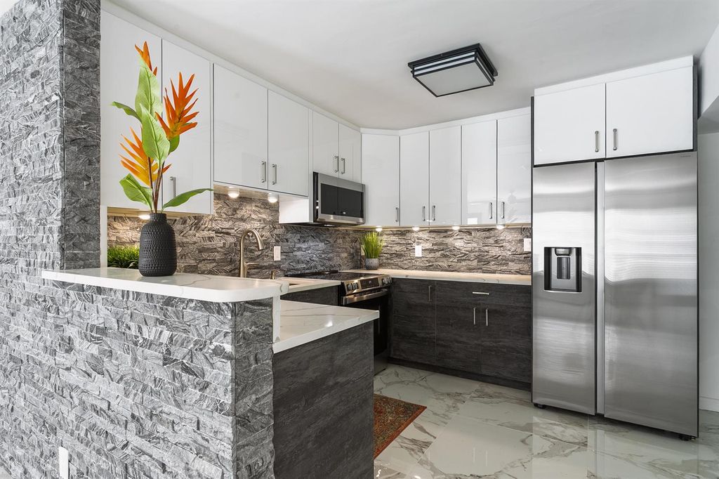 3141 NE 14th Avenue, Pompano Beach, FL 33064