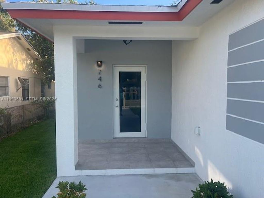 Image 12 of property listing at 746 NW 112th St, Miami, FL 33168