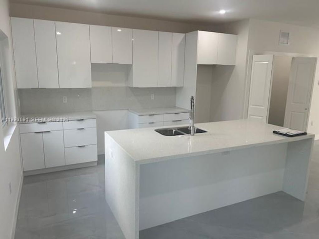 Image 15 of property listing at 746 NW 112th St, Miami, FL 33168