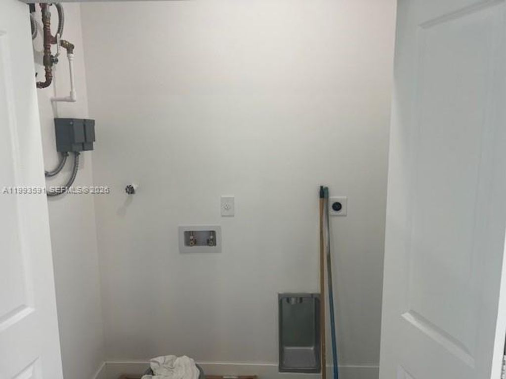 Image 16 of property listing at 746 NW 112th St, Miami, FL 33168