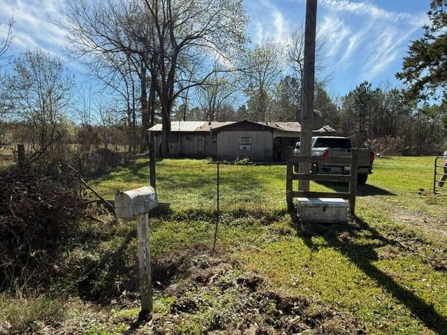 642 County Road 2112, Liberty, TX 77575