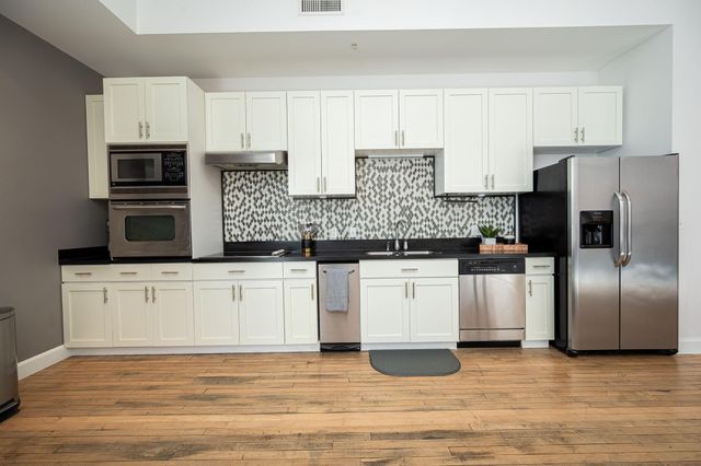 106 N High Street, 603, Columbus, OH 43215