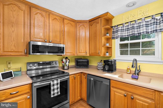 553 HARVEST RD, Severn, MD 21144