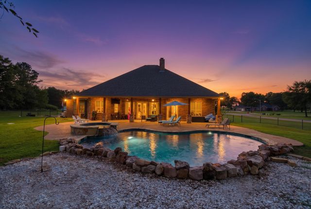 155 County Road 1133, Kilgore, TX 75662