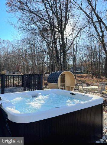 57 BYRON LN, Albrightsville, PA 18210