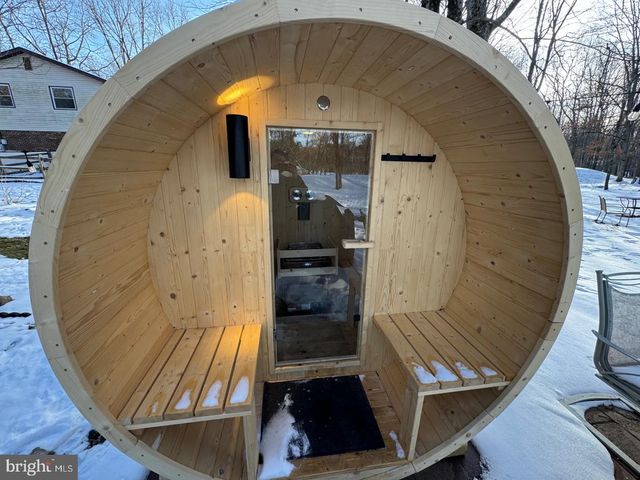 57 BYRON LN, Albrightsville, PA 18210