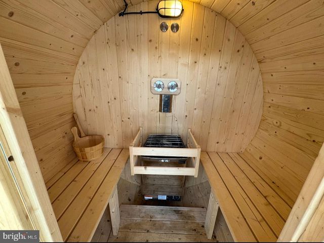 57 BYRON LN, Albrightsville, PA 18210