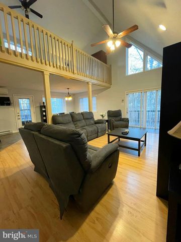 57 BYRON LN, Albrightsville, PA 18210