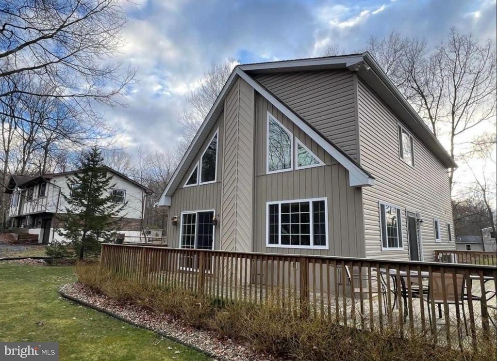 57 BYRON LN, Albrightsville, PA 18210