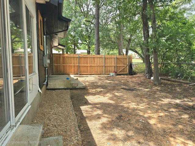 404 W Hillcrest Street, Keene, TX 76059