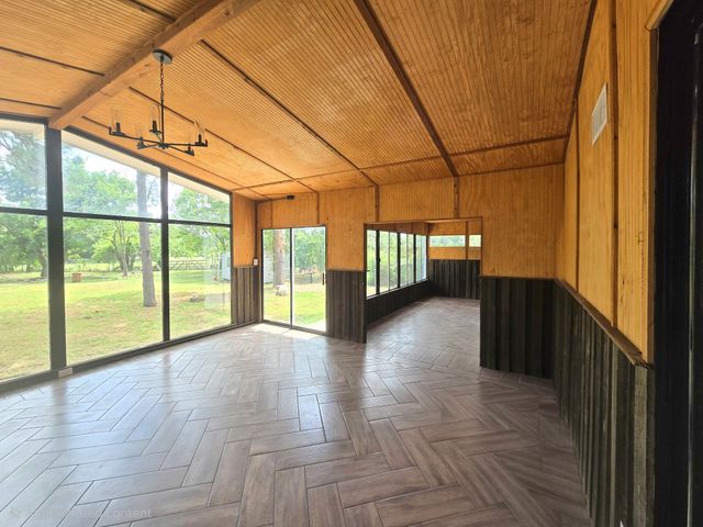 404 W Hillcrest Street, Keene, TX 76059