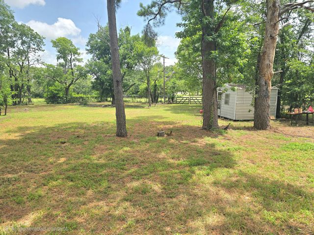404 W Hillcrest Street, Keene, TX 76059