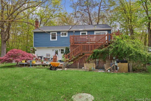 64 Giant Oak Road, Ridge, NY 11961