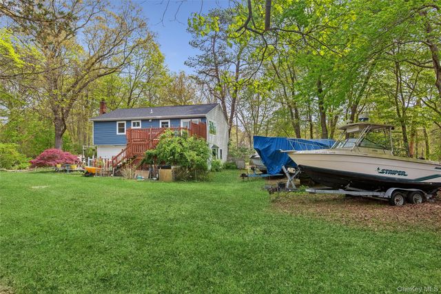 64 Giant Oak Road, Ridge, NY 11961