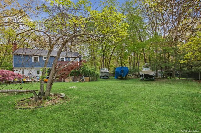 64 Giant Oak Road, Ridge, NY 11961