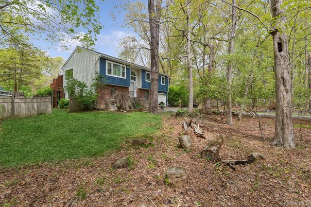 64 Giant Oak Road, Ridge, NY 11961